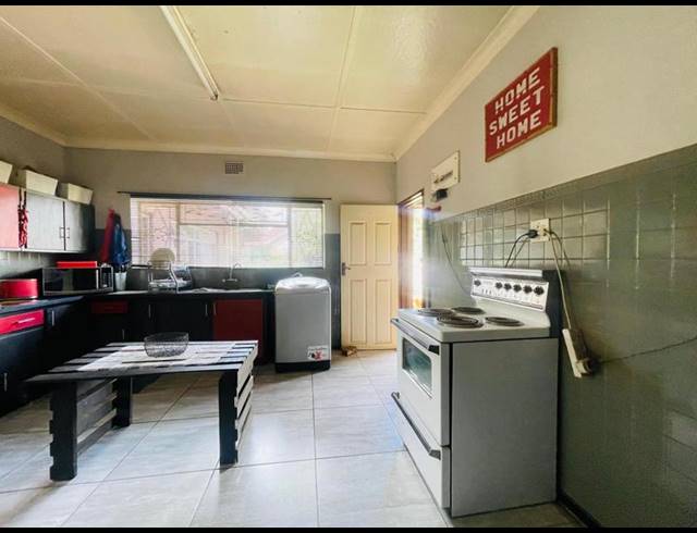 4 BEDROOM HOUSE FOR SALE IN SELCOURT